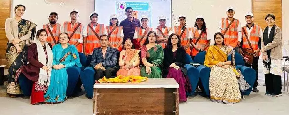 A series of lectures was organised in the college on drug de-addiction A series of lectures was organised in the college on drug de-addiction