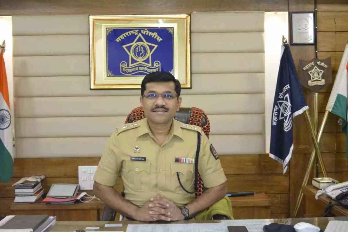 Dhule Police Department in turmoil: Over 200 case witnesses missing, two constables suspended, case filed against themselves Dhule Police Department in turmoil: Over 200 case witnesses missing, two constables suspended, case filed against themselves