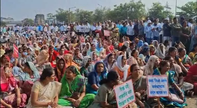 Teachers anger boils in Latur: Schools closed demanding cancellation of TET, massive protest in the city