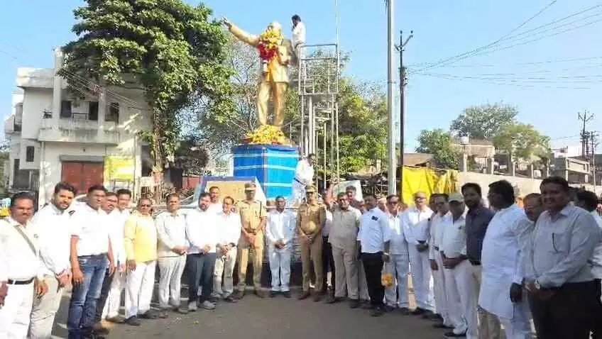 Heartfelt tributes paid to Bharat Ratna Dr. Babasaheb Ambedkar on his 69th Mahaparinirvan Day in Nandurbar Heartfelt tributes paid to Bharat Ratna Dr. Babasaheb Ambedkar on his 69th Mahaparinirvan Day in Nandurbar