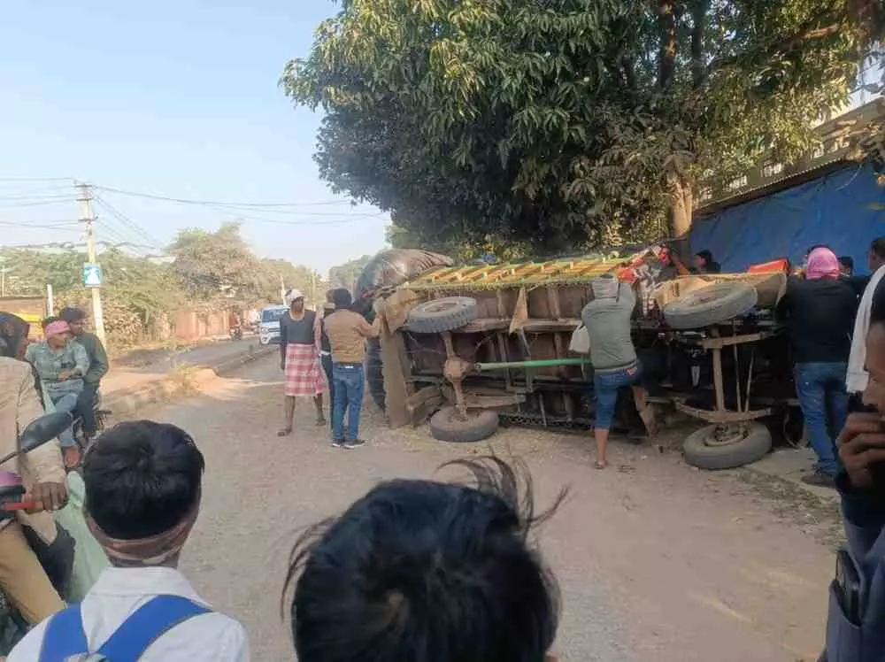 School children have a narrow escape on the highway,