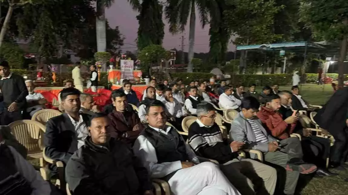 Salumbhar Bar Association gave a grand honour to former president Parmanand Mehta, Kapil Mehtas birthday celebration was also the centre of attention.
