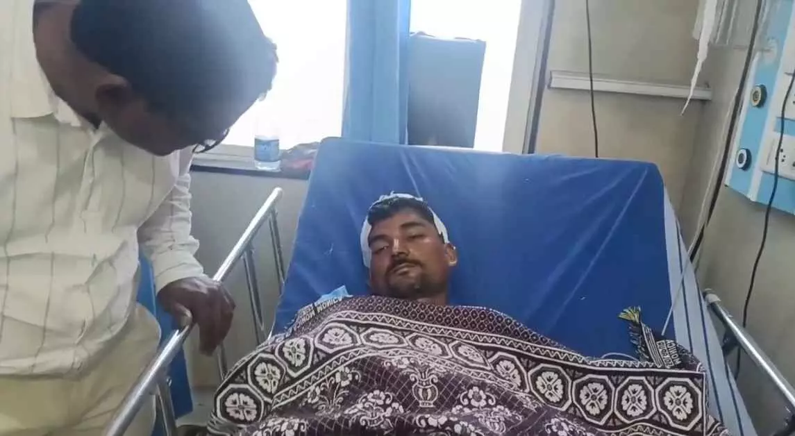 Ausa Taluka: A terrible accident occurred in Nadihattarga involving a Ustad worker; the intervention of the Tuljabhawani Mazdoor Sangha intensified the demand for help.