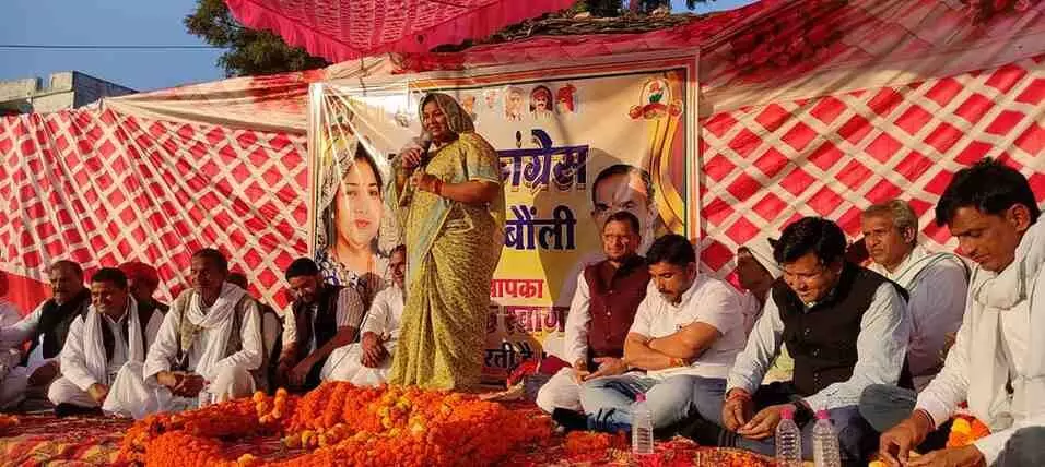 Sawai Madhopur: Congress District President Indira Meenas regional visit,