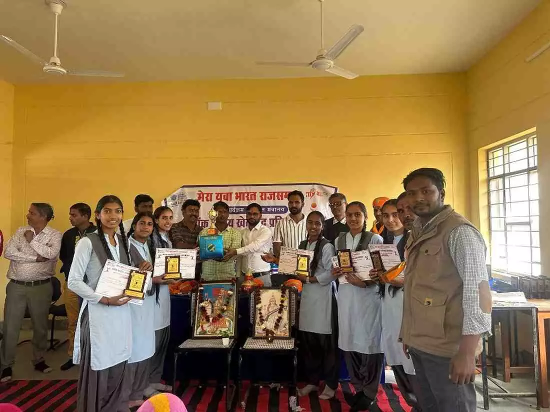 Amet: Grand closing ceremony of two-day block level sports competition, winners were honored.