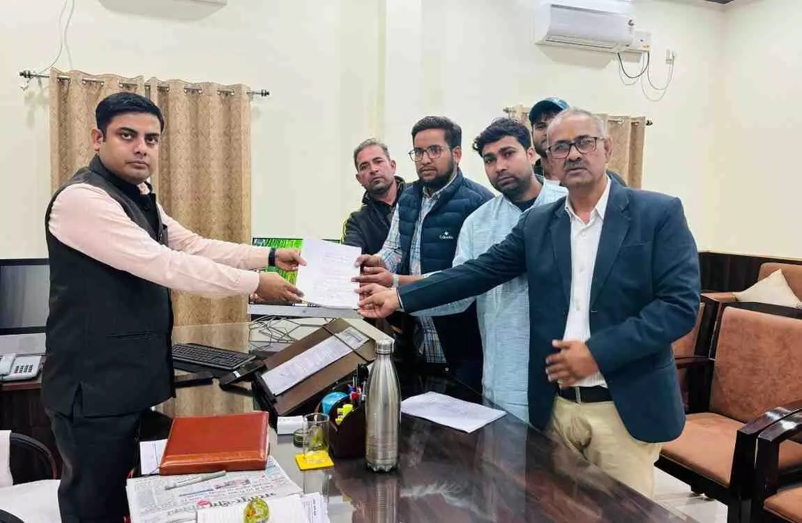 Vishwa Hindu Parishad and Bajrang Dal submitted a memorandum to the District Collector in Deeg