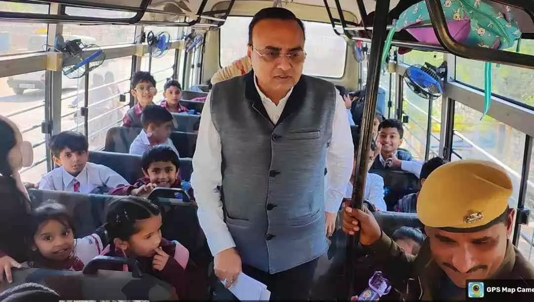 After the victory in the assembly elections, the supporters of MLA Akya took out a grand Lautan Yatra till Sanwaliyaji. After the victory in the assembly elections, the supporters of MLA Akya took out a grand Lautan Yatra till Sanwaliyaji.