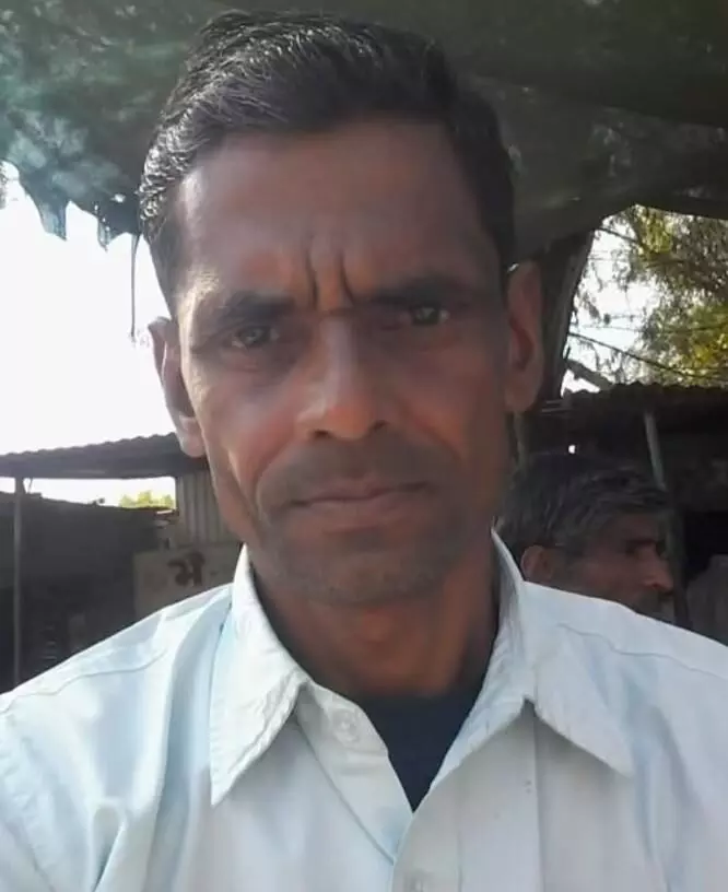 A farmer died tragically in a fight between stray bulls in Jashma; the accident occurred while he was on his way to the fields. A farmer died tragically in a fight between stray bulls in Jashma; the accident occurred while he was on his way to the fields.