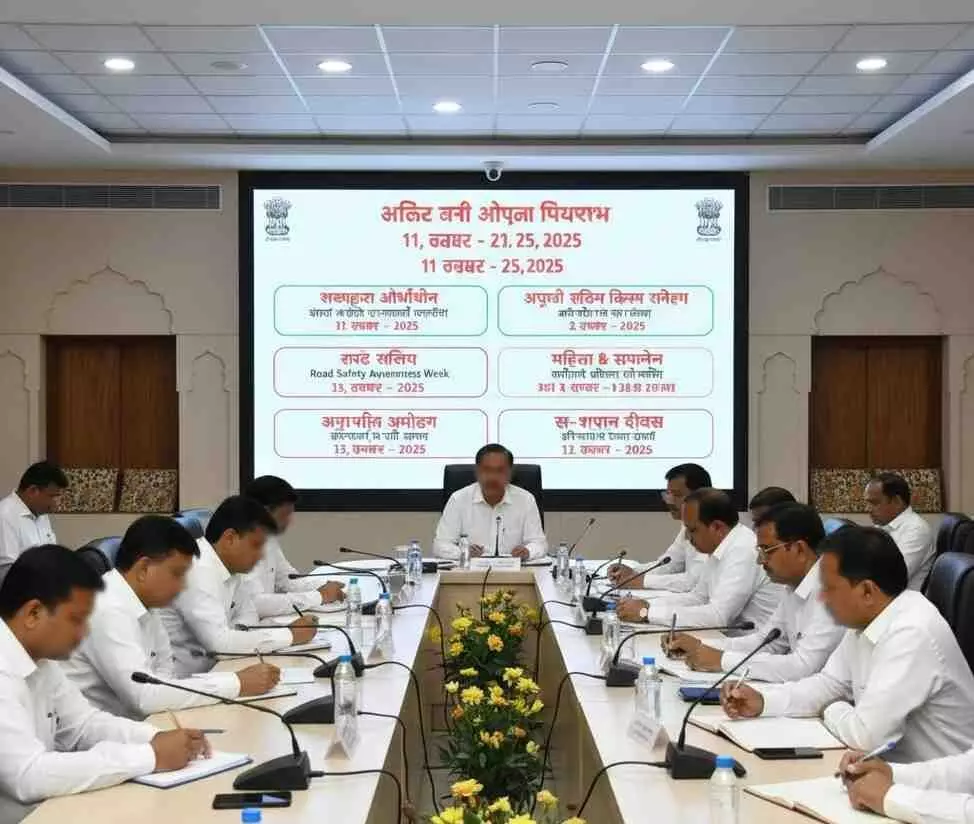 Hanumangarh: In the district level weekly review meeting, the outline of the proposed programs on completion of two years of the state government was prepared. Hanumangarh: In the district level weekly review meeting, the outline of the proposed programs on completion of two years of the state government was prepared.