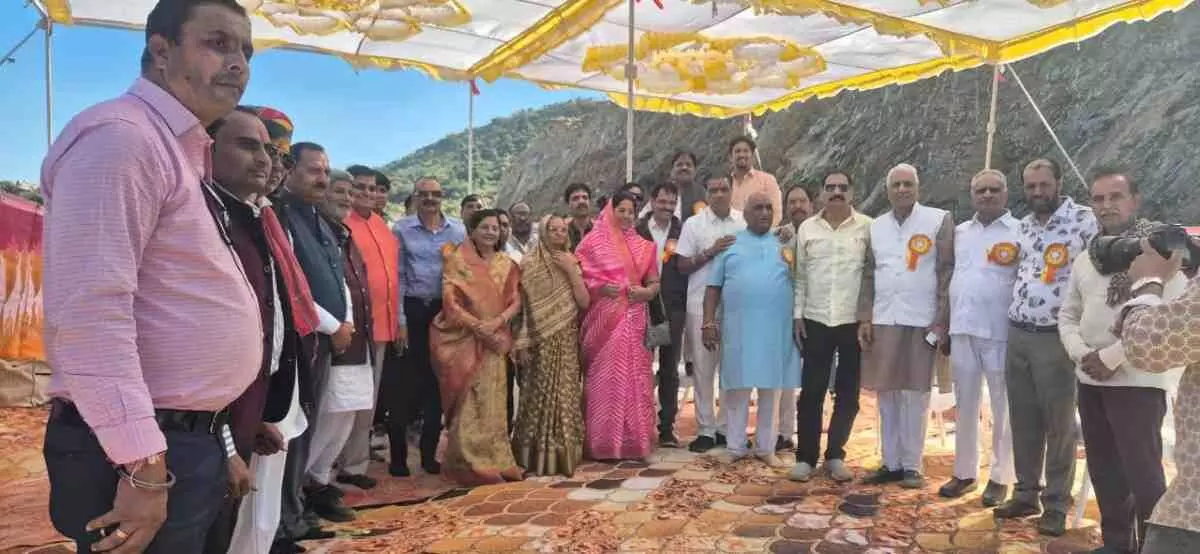 Formal foundation stone laying ceremony of Guru Kumud Gyanodya Formal foundation stone laying ceremony of Guru Kumud Gyanodya