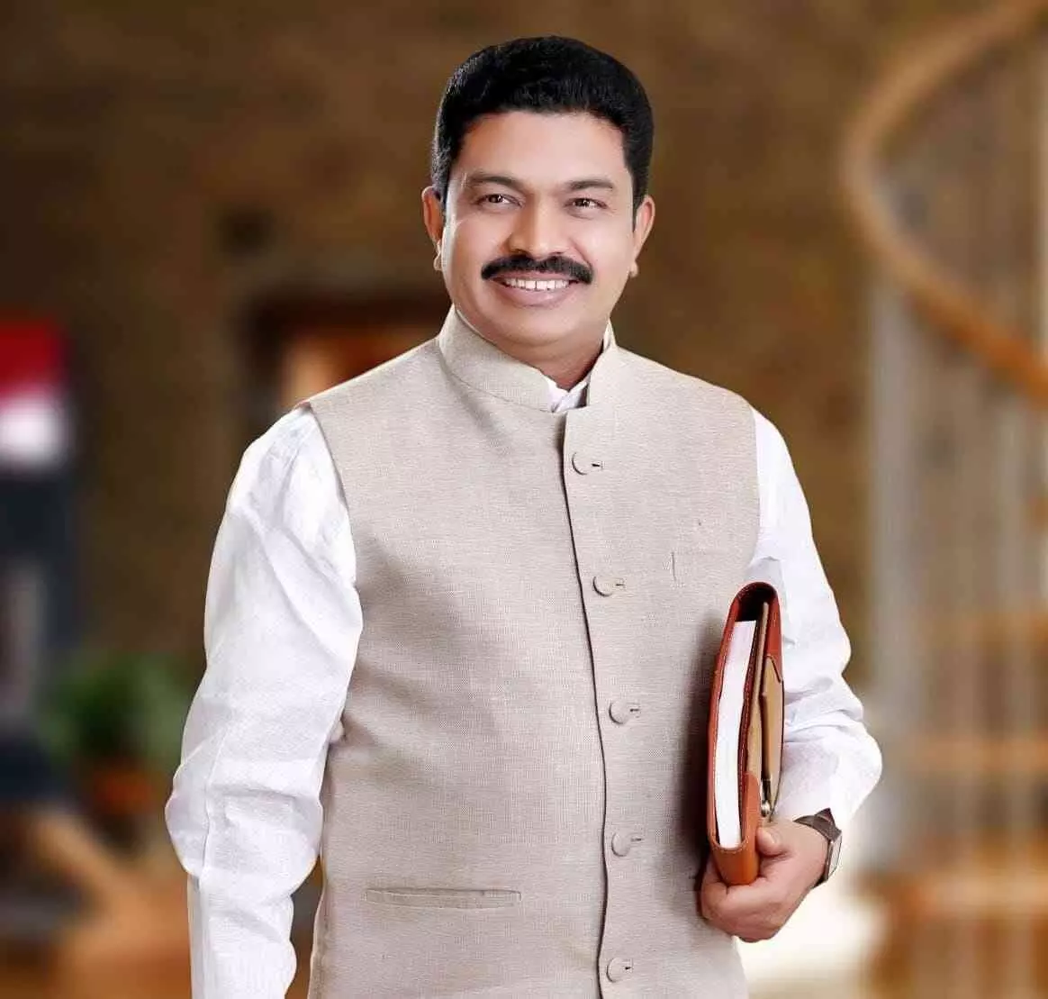 Gondpipri-Korpana farmers receive major relief, with a fund of ₹28.10 crore approved. Due to the persistent efforts of MLA Devrao Bhogale, the state government took a decisive decision on this special matter. Gondpipri-Korpana farmers receive major relief, with a fund of ₹28.10 crore approved. Due to the persistent efforts of MLA Devrao Bhogale, the state government took a decisive decision on this special matter.