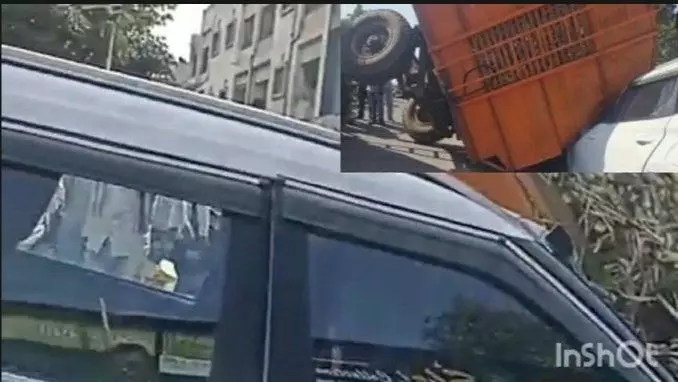 Major accident in Murud: Trolley falls on car, causing panic at Ambedkar Chowk; four people narrowly escape