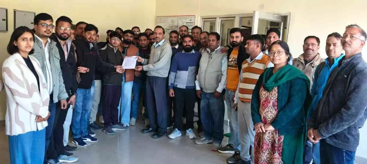 Power ministerial employees submitted a memorandum demanding restructuring and regular DPC.