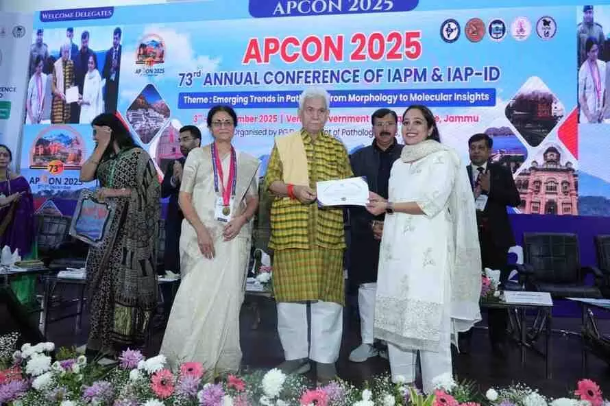 Dr. Aditi Rathi honored with the prestigious VR Khanolkar Award, Dr. Aditi Rathi honored with the prestigious VR Khanolkar Award,