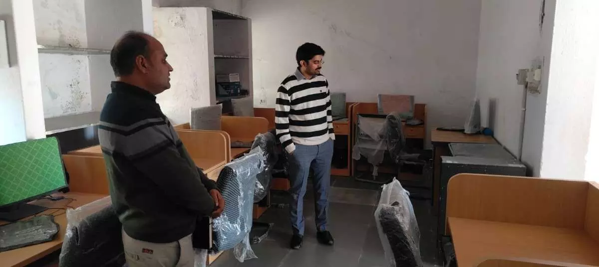 District Collector Awadhesh Meena conducted a surprise inspection