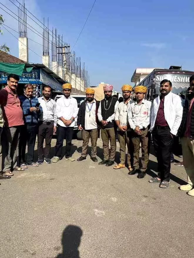 Students of Sant Sudha Sagar School organised Abhishek and Shanti Dhara