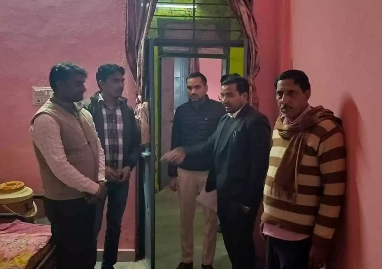 Surprise inspection of Bhusavar night shelter: Surprise inspection of Bhusavar night shelter: