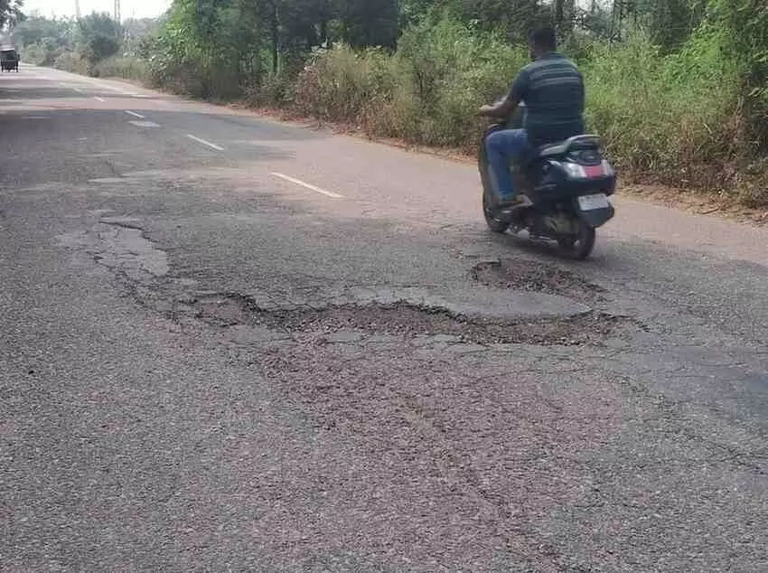 The dilapidated highway in Bhusavar has become a death trap, six people have lost their lives in a month.