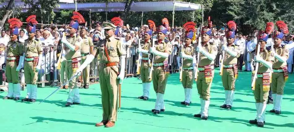 लोकसभा के पूर्व अध्यक्ष शिवराज पाटील चाकूरकर को अंतिम विदाई, राजकीय सम्मान के साथ वरवंटी में हुआ अंतिम संस्कार लोकसभा के पूर्व अध्यक्ष शिवराज पाटील चाकूरकर को अंतिम विदाई, राजकीय सम्मान के साथ वरवंटी में हुआ अंतिम संस्कार