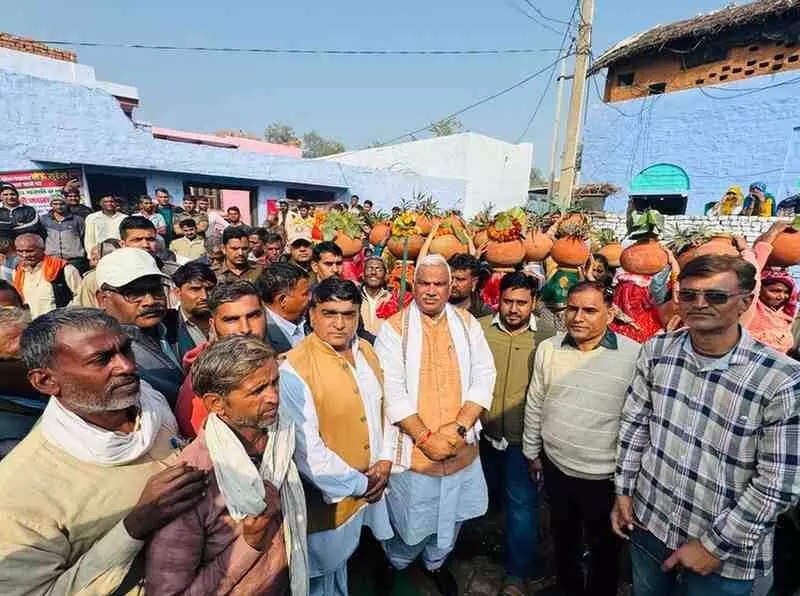Minister of State for Home Jawahar Singh Bedham inspected the Vikas Raths Minister of State for Home Jawahar Singh Bedham inspected the Vikas Raths