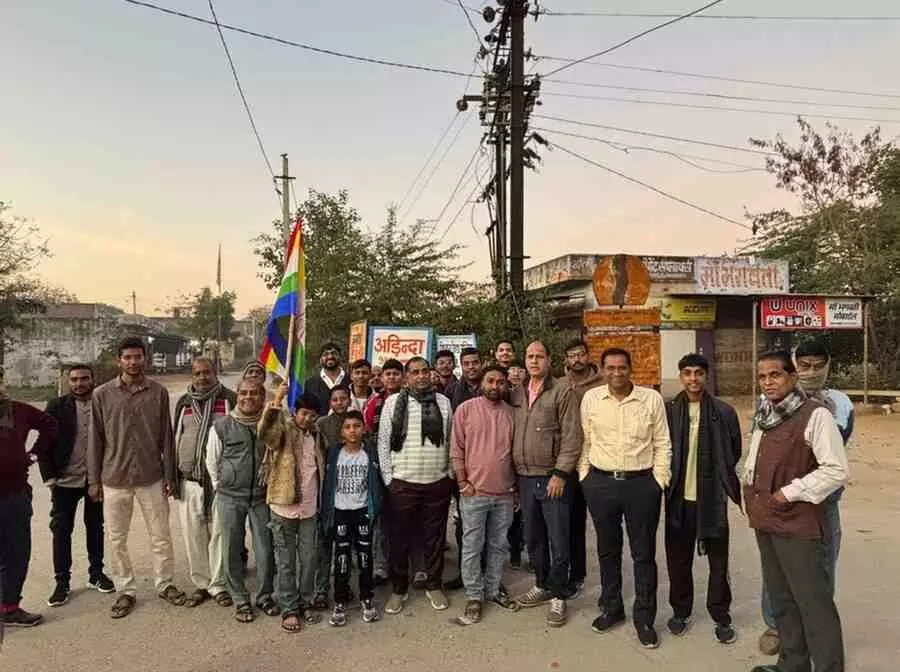 Grand foot march from Kheroda to Adinda Parshvanath, welcomed by devotees Grand foot march from Kheroda to Adinda Parshvanath, welcomed by devotees