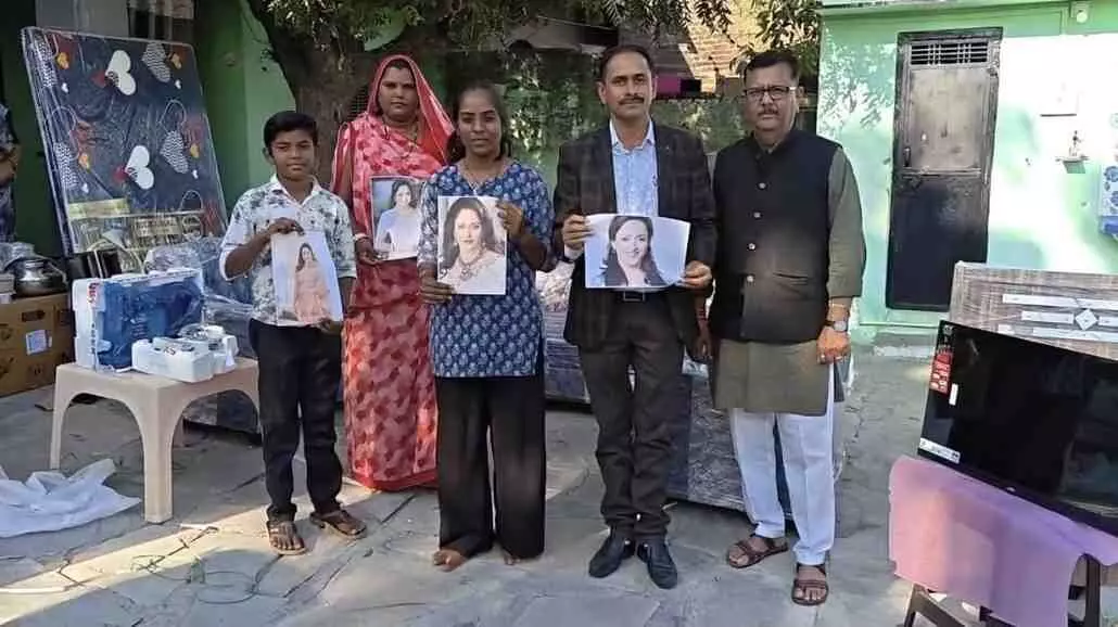 Hema Malini showed deep sensitivity towards the Valmiki family of Sirohi, Hema Malini showed deep sensitivity towards the Valmiki family of Sirohi,