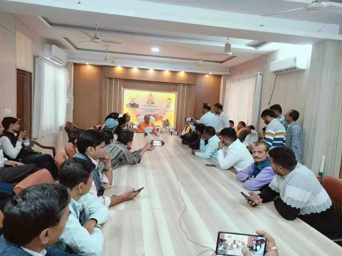 State governments achievements and public welfare schemes reach the public State governments achievements and public welfare schemes reach the public