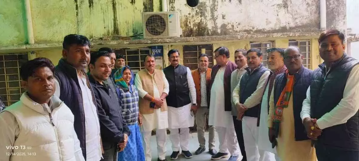 Blood donation camp at Bayana sub-district hospital, BJP leaders took stock of the arrangements