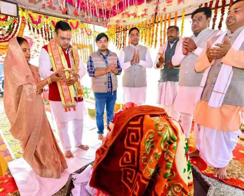 Chief Minister Bhajan Lal Sharma performed the ritualistic worship at the Shrinathji temple located at Poonchri Lautha. Chief Minister Bhajan Lal Sharma performed the ritualistic worship at the Shrinathji temple located at Poonchri Lautha.