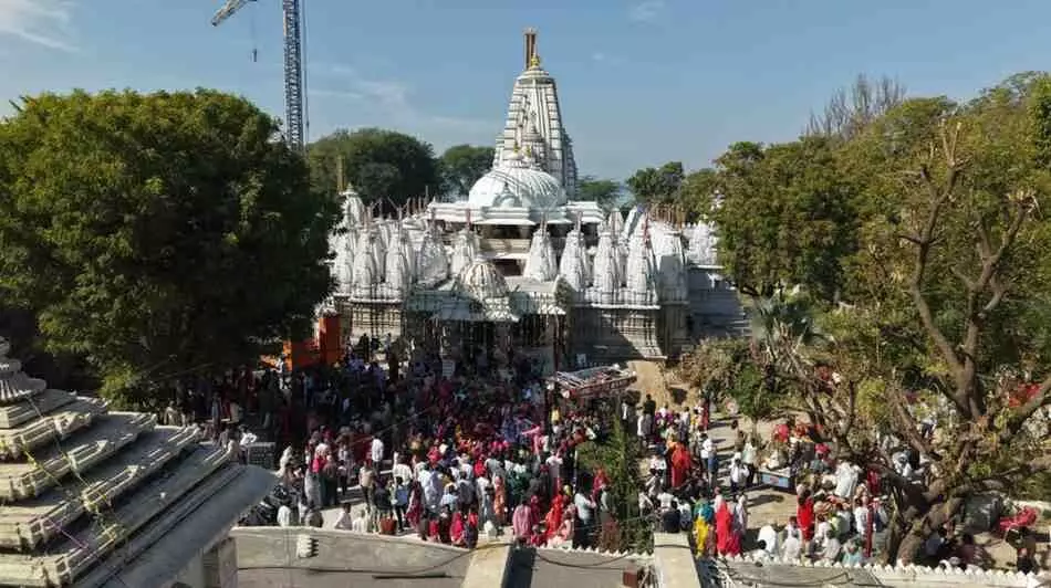 A grand confluence of devotion and austerity on the occasion of Parshvanath Deeksha Kalyanak,