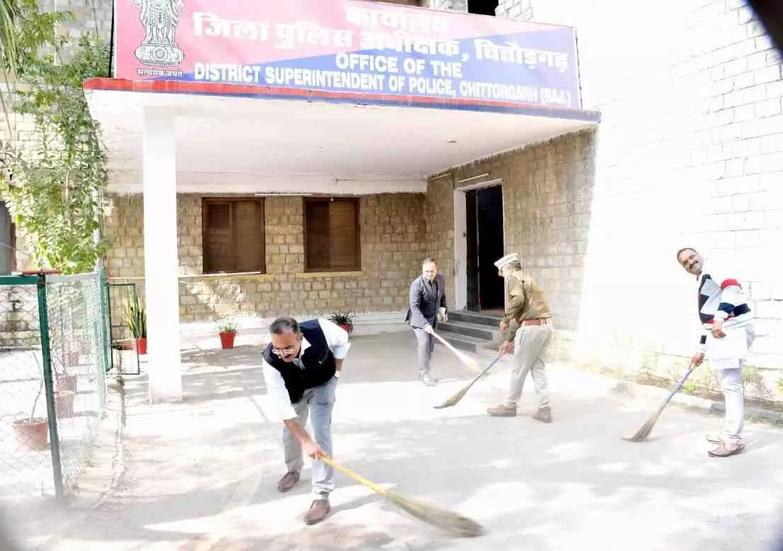 District police launched a massive cleanliness drive at workplaces. District police launched a massive cleanliness drive at workplaces.
