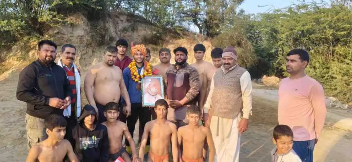 Deeg wrestler Palinder won a bronze medal in the wrestling Deeg wrestler Palinder won a bronze medal in the wrestling