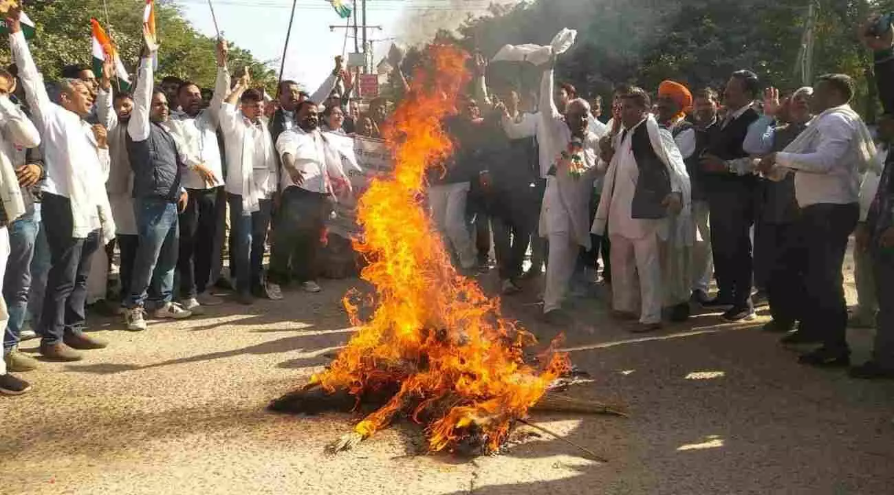 Congress stages strong protest at Karauli Collectorate,