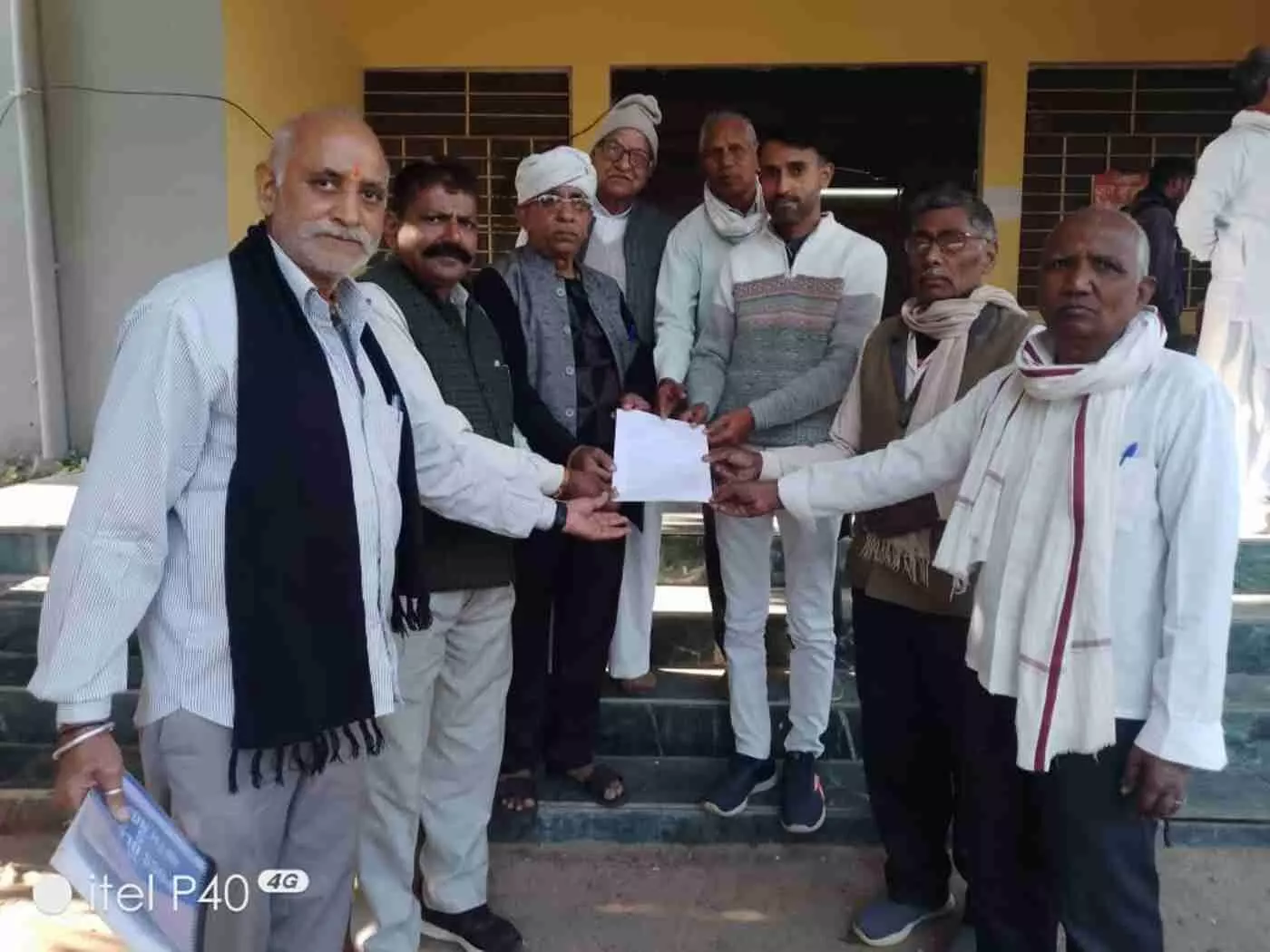 Pensioners stage protest in Bhusavar: Pensioners stage protest in Bhusavar: