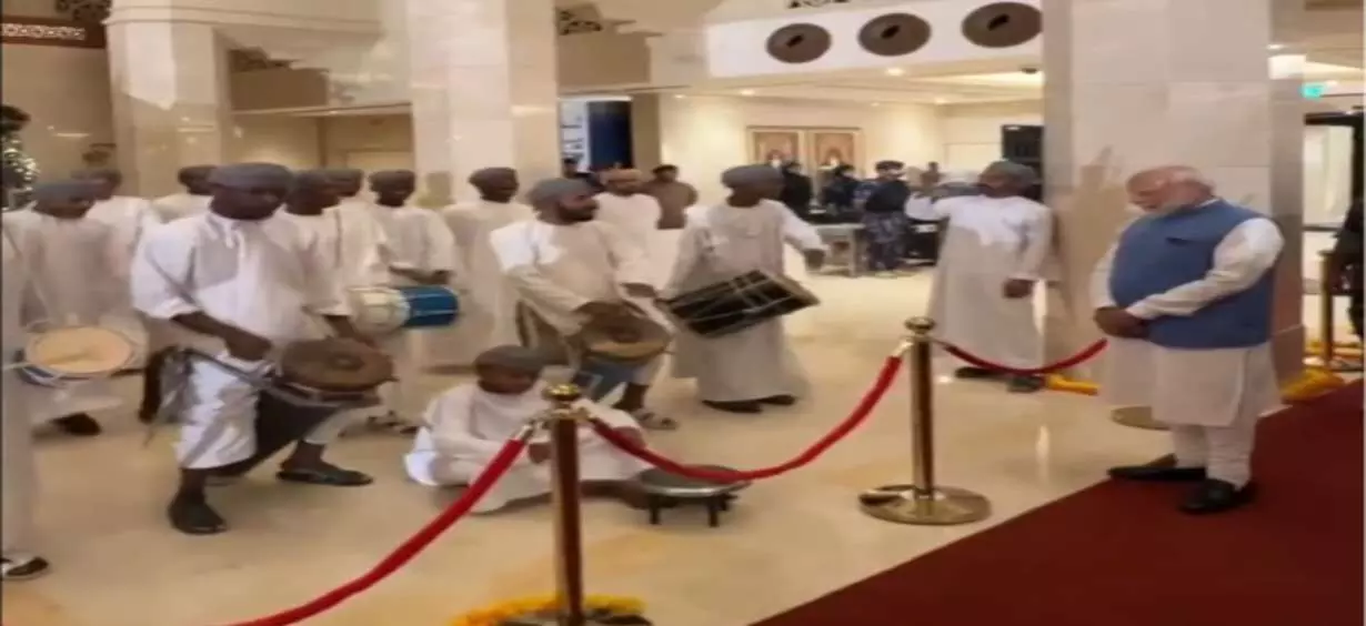 PM Modi receives historic welcome in Oman, traditional culture and diplomatic warmth create special moment PM Modi receives historic welcome in Oman, traditional culture and diplomatic warmth create special moment