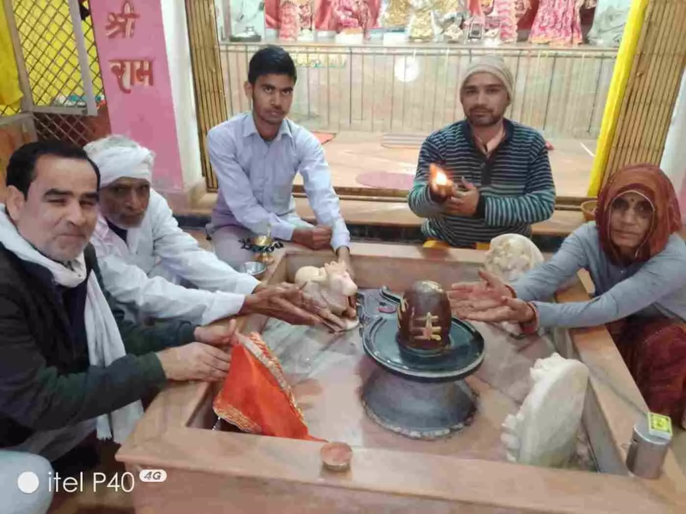 On the last Budha Pradosh of 2025, a grand gathering of devotees gathered in Bhusavar, thronging the temples. On the last Budha Pradosh of 2025, a grand gathering of devotees gathered in Bhusavar, thronging the temples.