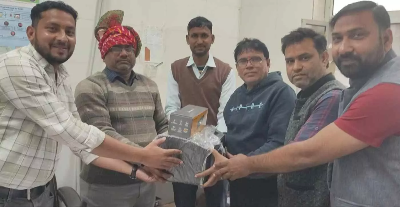 Bhusavar: Philanthropist Manish Mittal donated a printer to the TB unit, Bhusavar: Philanthropist Manish Mittal donated a printer to the TB unit,