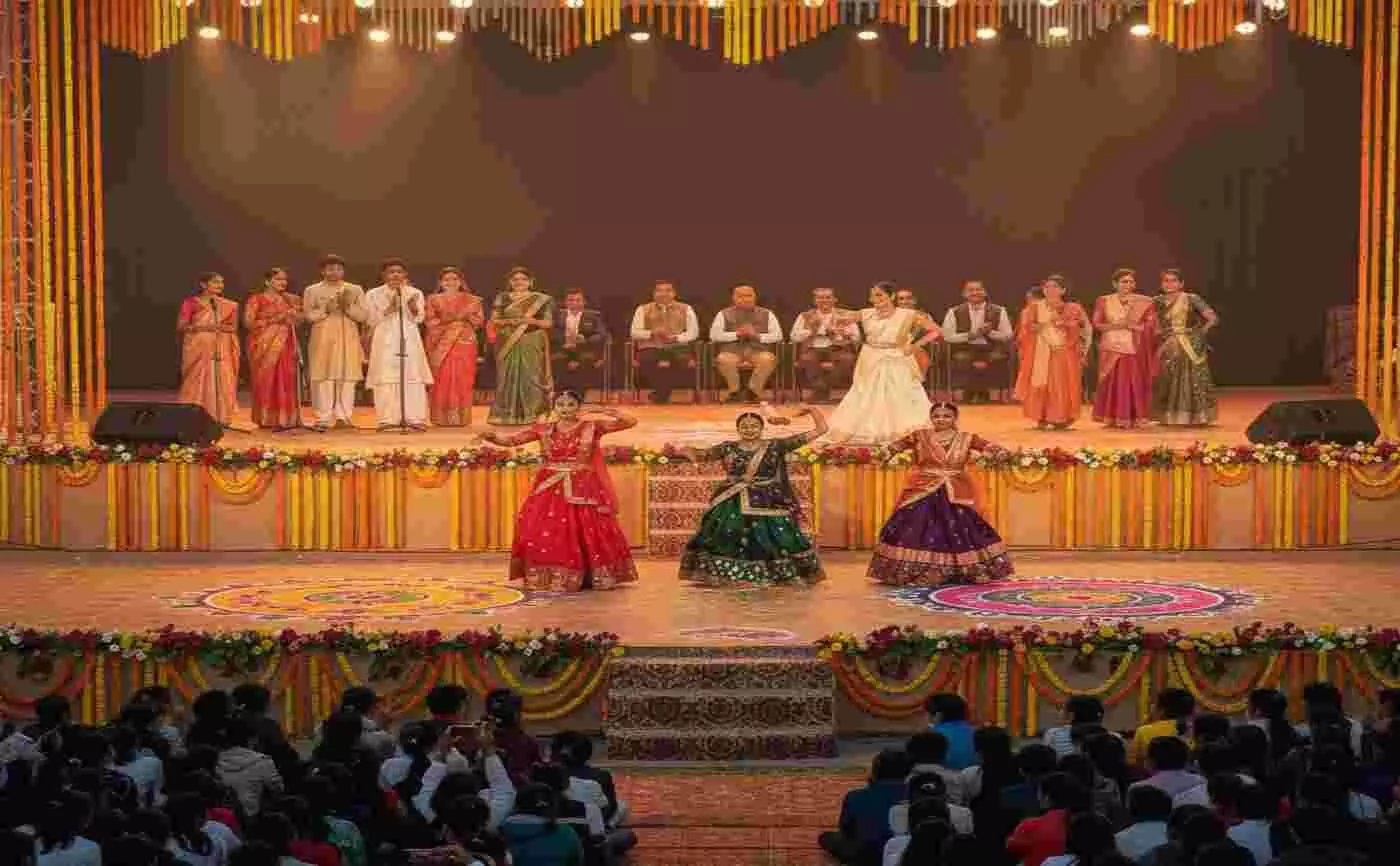 the colours of Indian culture through dance and singing.
