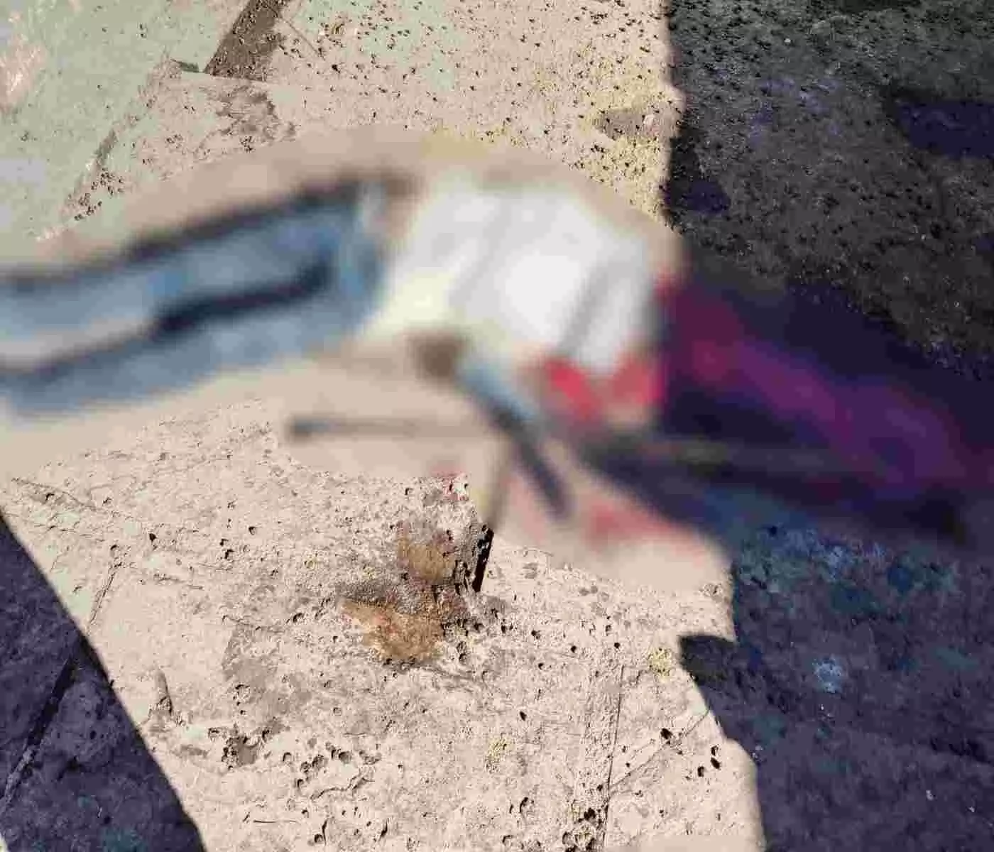 Wife kills husband with an axe, then attempts suicide by jumping into a well Wife kills husband with an axe, then attempts suicide by jumping into a well