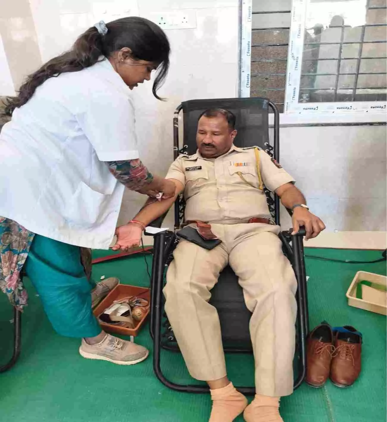 A massive blood donation campaign was organized at the Morshi Upazila Hospital: 185 blood donors donated lives on the birthday of Dr. Pramod Potdar. A massive blood donation campaign was organized at the Morshi Upazila Hospital: 185 blood donors donated lives on the birthday of Dr. Pramod Potdar.