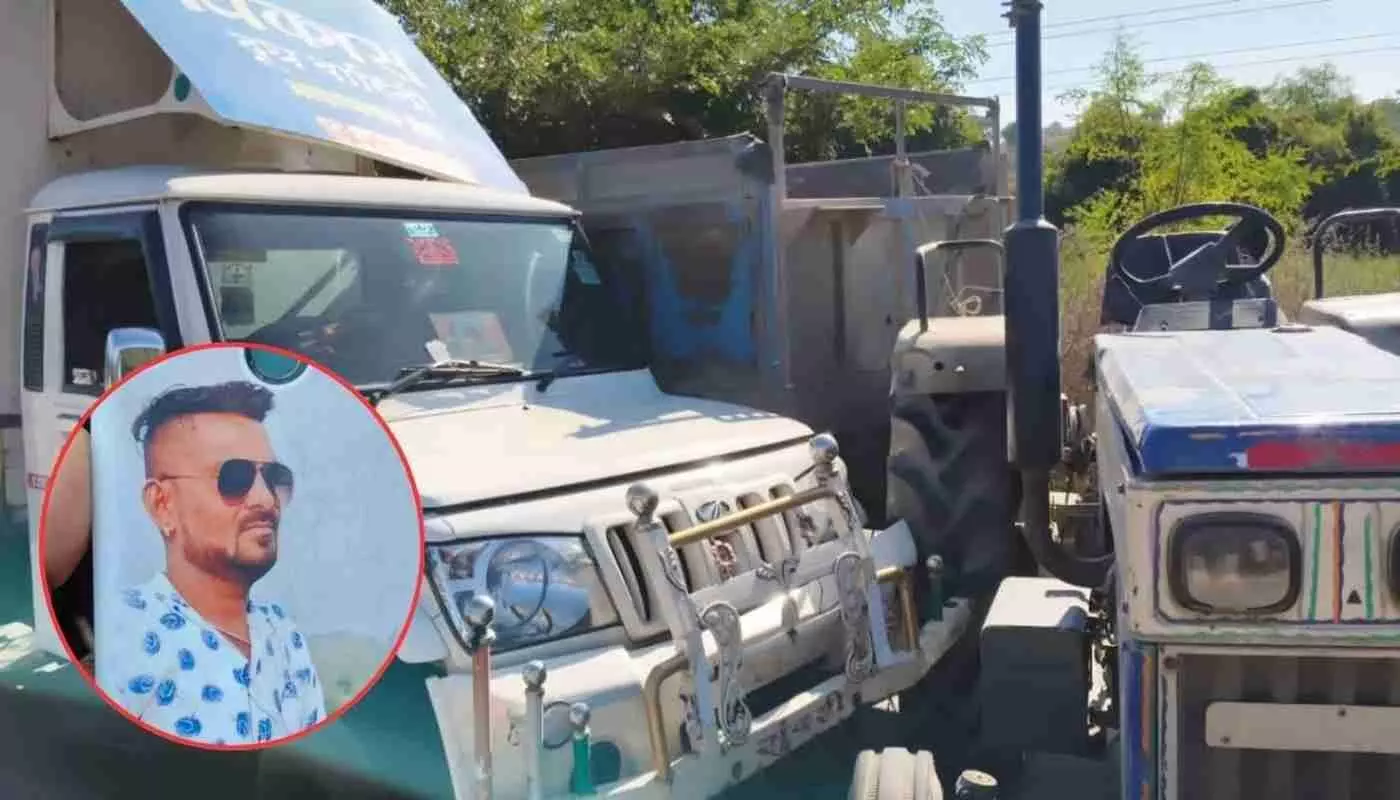 Horrific road accident: Laborer dies tragically in tractor-pickup collision near Chincholi village Horrific road accident: Laborer dies tragically in tractor-pickup collision near Chincholi village