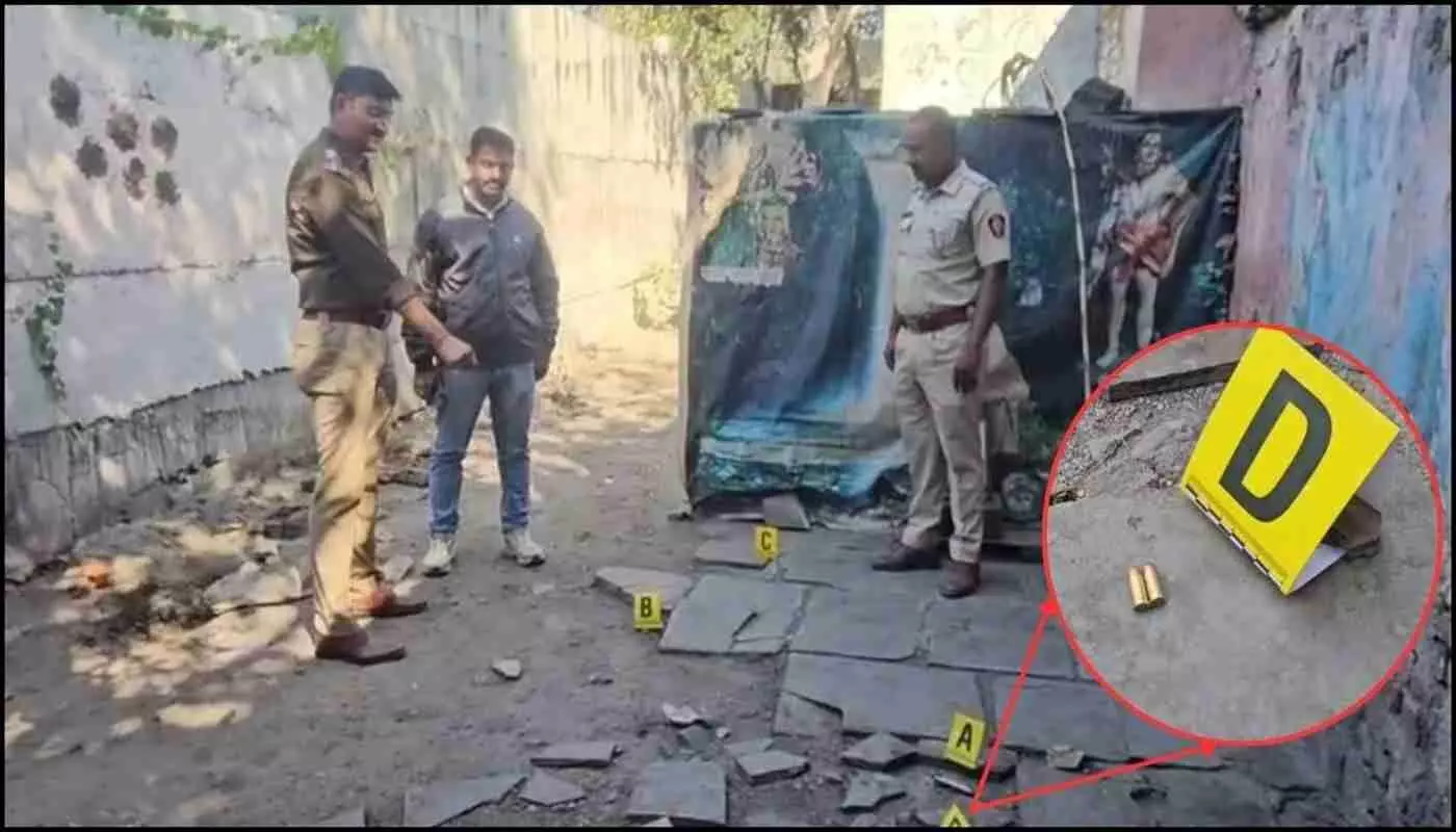 Sensational late-night shooting in Chalisgaon, shaking the station premises; two rounds of fire hit a young man, his condition critical. Sensational late-night shooting in Chalisgaon, shaking the station premises; two rounds of fire hit a young man, his condition critical.