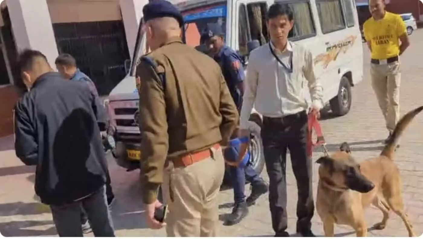Bomb threat at Baran Collectorate, administration on alert mode Bomb threat at Baran Collectorate, administration on alert mode