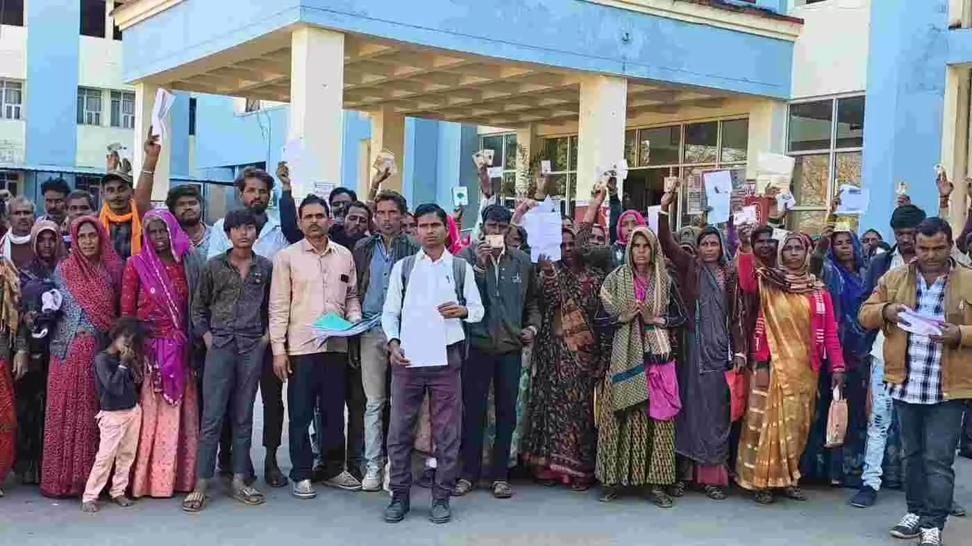 26 families submit memorandum to District Collector demanding