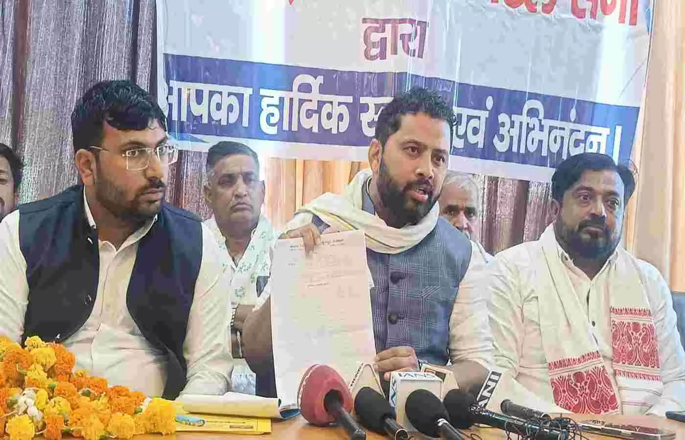 Anger over the death of a minor girl student, demand for justice in Dungarpur Anger over the death of a minor girl student, demand for justice in Dungarpur