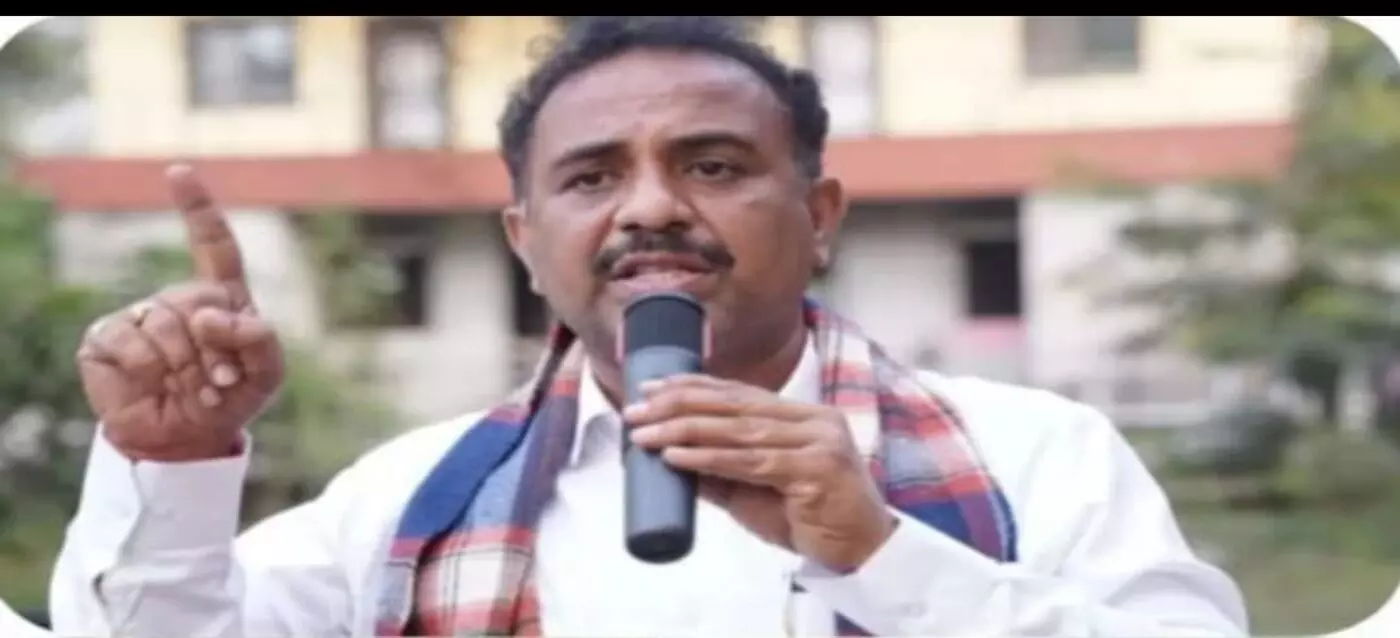 All eyes are on the balance of power in Gadchandur Municipal Council, with Nilesh Tajne leading the race for the post of chairman. All eyes are on the balance of power in Gadchandur Municipal Council, with Nilesh Tajne leading the race for the post of chairman.