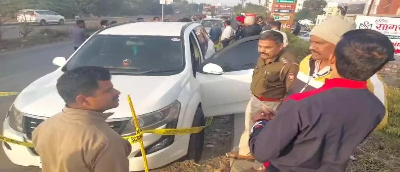 Jalna: A young man shot himself in a car in front of a hospital; suicide or conspiracy? Police investigating. Jalna: A young man shot himself in a car in front of a hospital; suicide or conspiracy? Police investigating.