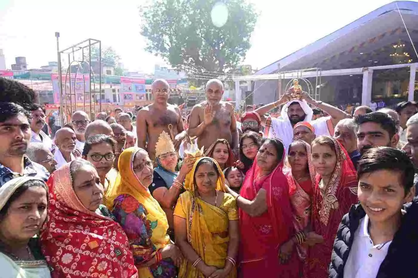 Crowds of devotees gathered at the initiation festival of Acharya Viharsh Sagar Maharaj. Crowds of devotees gathered at the initiation festival of Acharya Viharsh Sagar Maharaj.