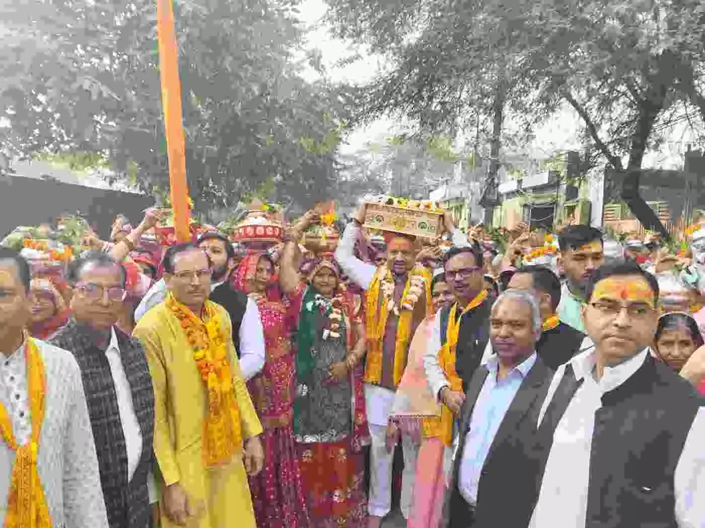 Shri Ram Katha Mahotsav begins in Jaipur with a grand Kalash Yatra of 2100 women Shri Ram Katha Mahotsav begins in Jaipur with a grand Kalash Yatra of 2100 women