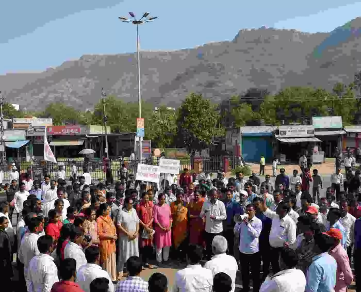 Save Aravalli Campaign in Amet: Protest and voluntary shutdown organized
